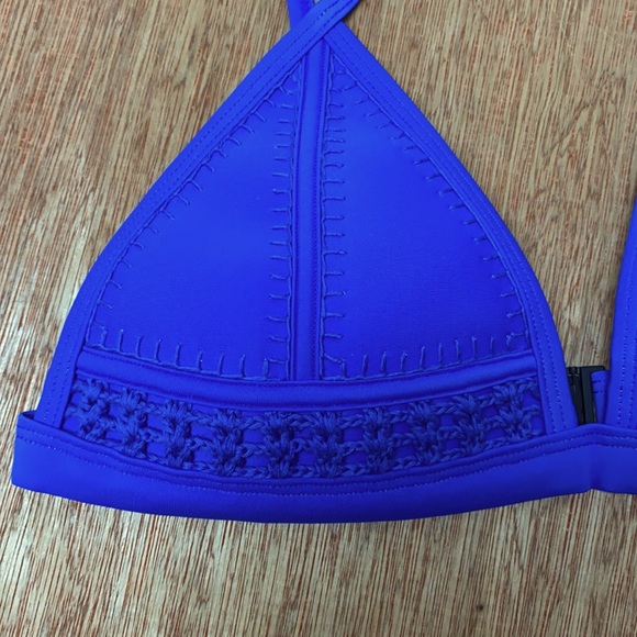 SOLD.  NWOT Triangl Blue Crochet Bikini Top Size Small ++ - Picture 2 of 8